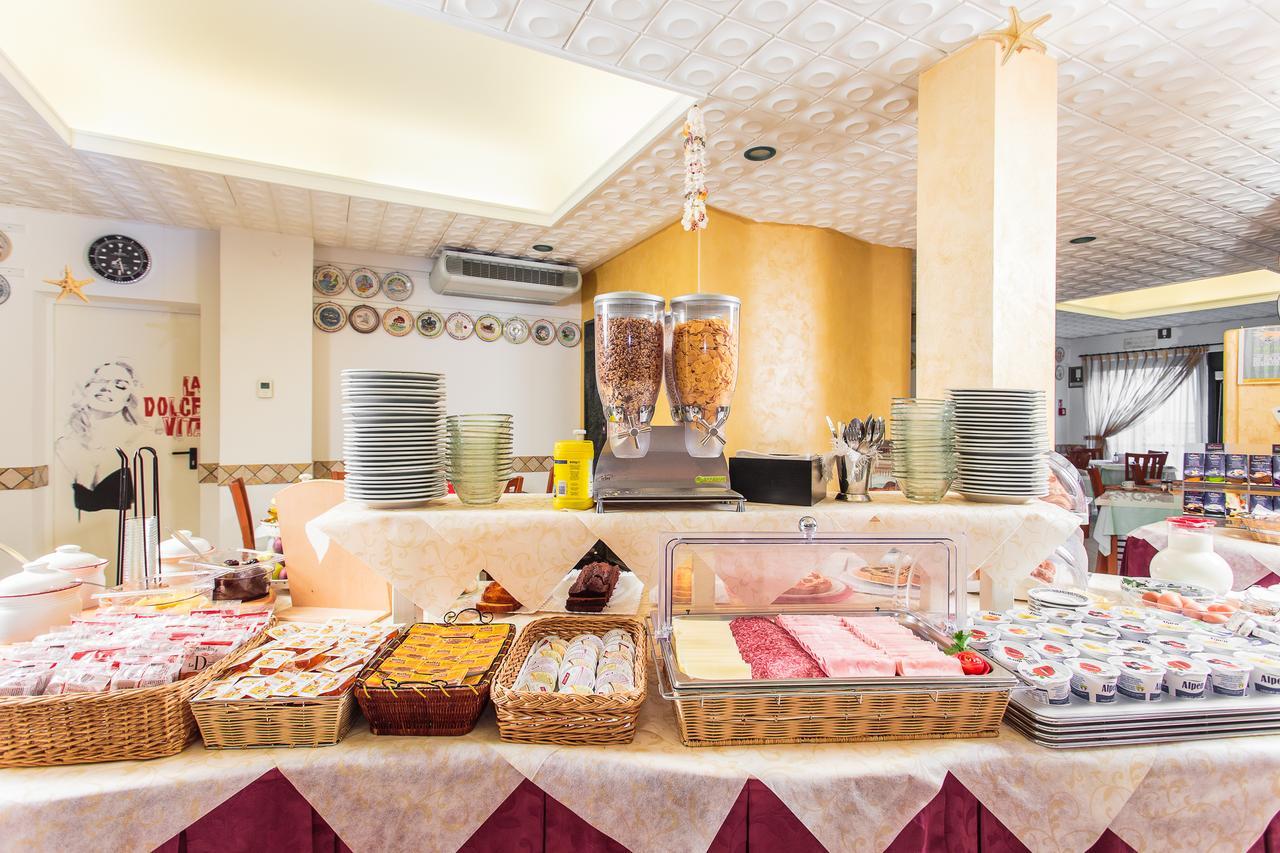 Hotel Dolcevita Cesenatico Habitación foto