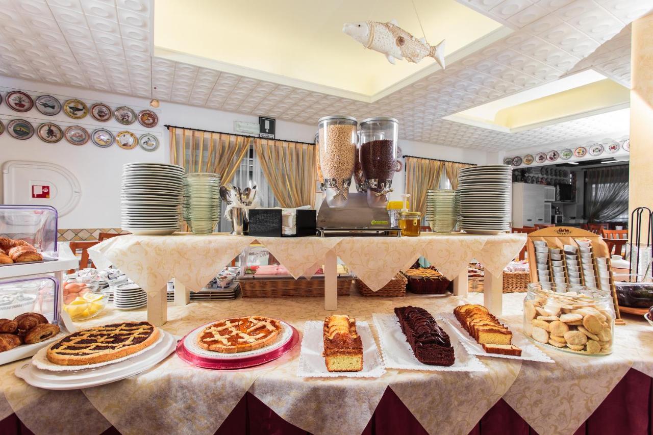 Hotel Dolcevita Cesenatico Habitación foto